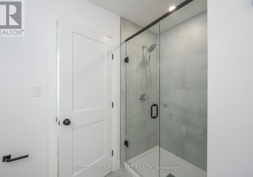 1898 FOUNTAIN GRASS DRIVE_24