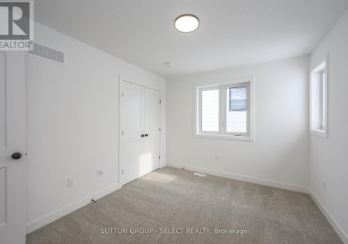 1898 FOUNTAIN GRASS DRIVE_25