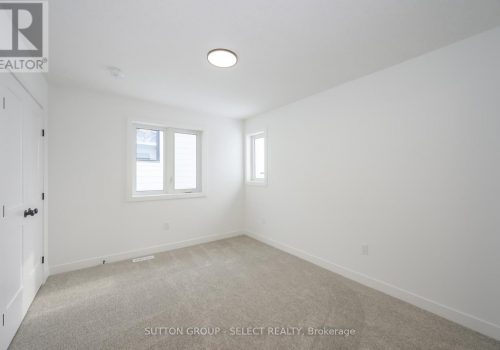 1898 FOUNTAIN GRASS DRIVE_26